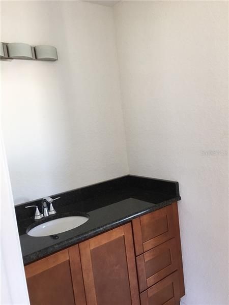 Recently Rented: $950 (2 beds, 1 baths, 858 Square Feet)