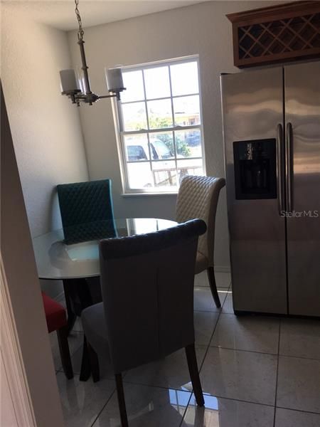 Recently Rented: $950 (2 beds, 1 baths, 858 Square Feet)