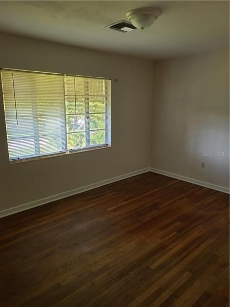 Recently Rented: $1,125 (2 beds, 1 baths, 1000 Square Feet)