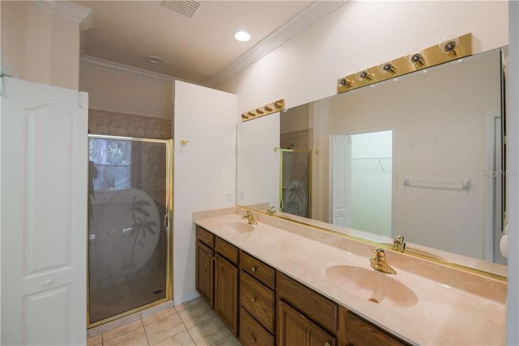 最近售出: $292,000 (2 贝兹, 2 浴室, 1496 平方英尺)