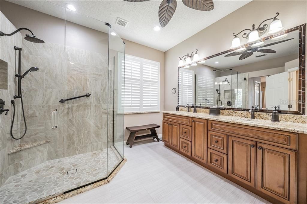 Double vanity with granite countertops