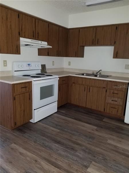 Recently Rented: $775 (2 beds, 1 baths, 756 Square Feet)
