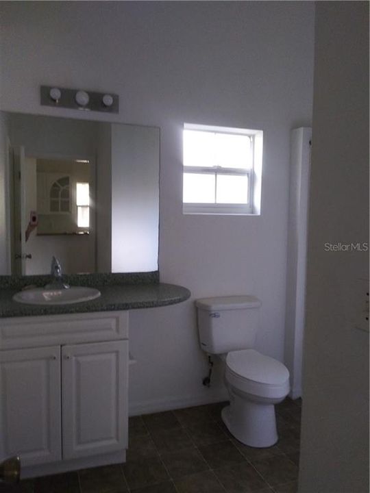 Recently Rented: $825 (2 beds, 1 baths, 940 Square Feet)