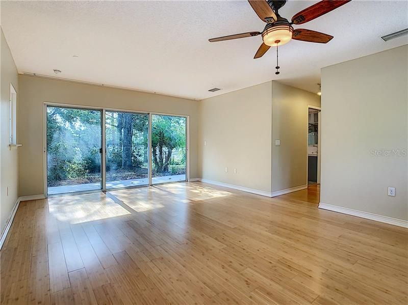 Recently Sold: $250,000 (2 beds, 2 baths, 1813 Square Feet)