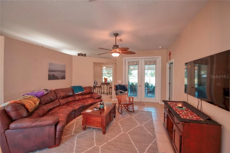 Recently Sold: $359,000 (3 beds, 2 baths, 1690 Square Feet)
