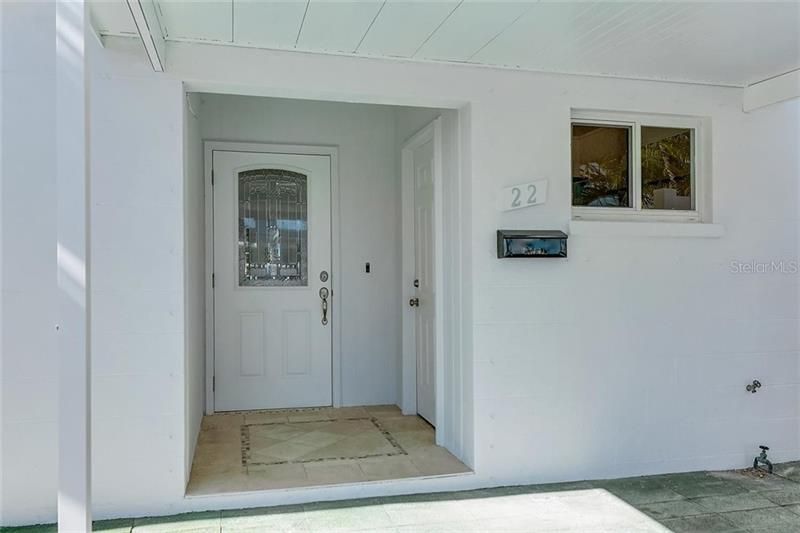 Front Entrance - Laundry Door to Side