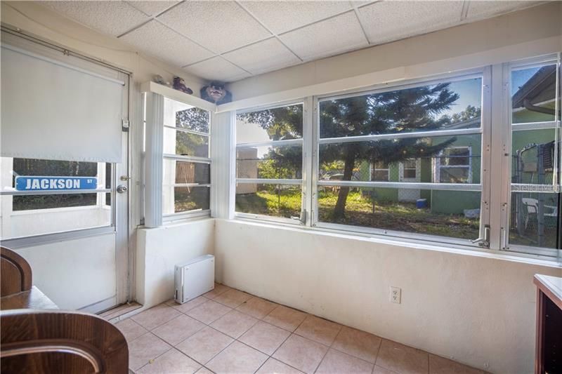 Recently Sold: $180,000 (2 beds, 2 baths, 1231 Square Feet)