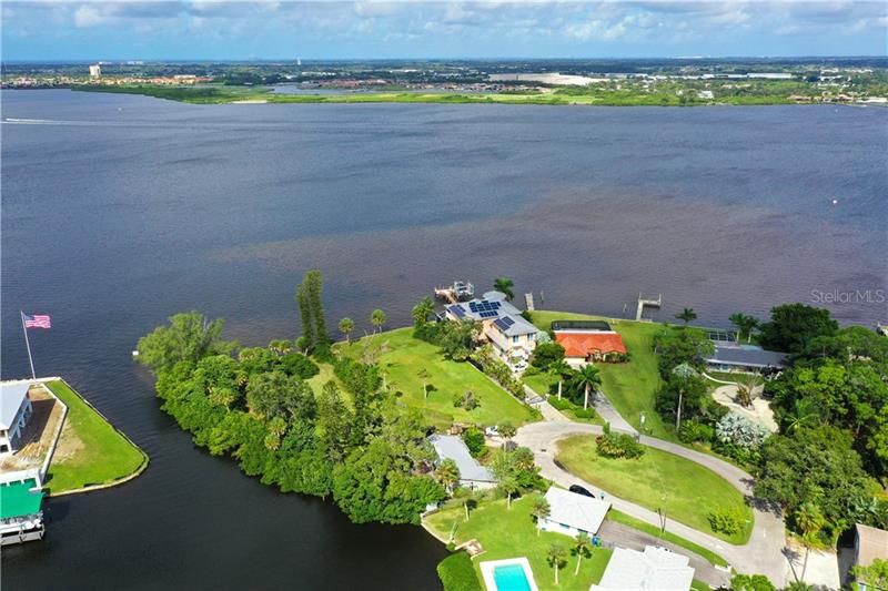 Vendido Recientemente: $599,900 (0.33 acres)