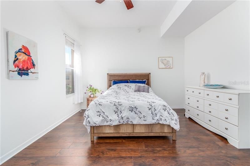 Recently Sold: $250,000 (2 beds, 2 baths, 1588 Square Feet)