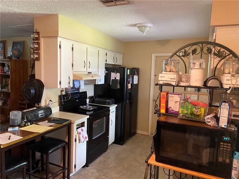 Recently Sold: $99,500 (2 beds, 1 baths, 932 Square Feet)