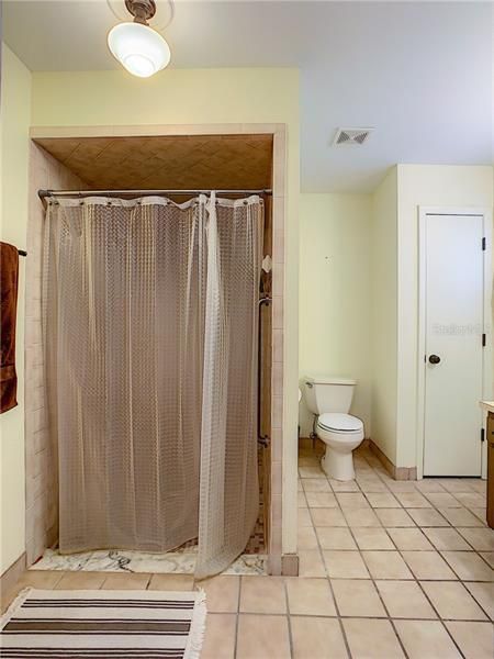 最近售出: $175,000 (2 贝兹, 2 浴室, 1332 平方英尺)