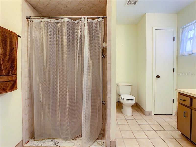 最近售出: $175,000 (2 贝兹, 2 浴室, 1332 平方英尺)