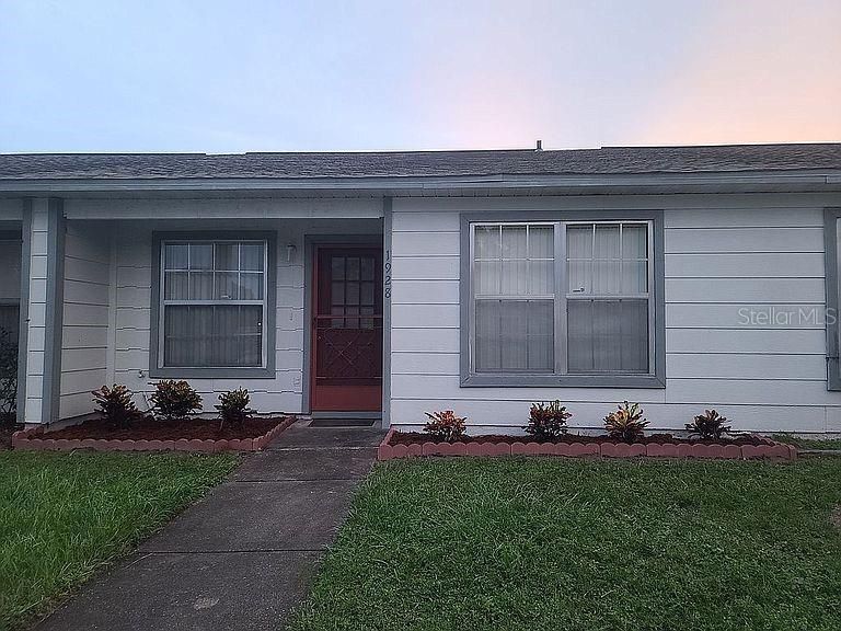 Recently Sold: $125,000 (2 beds, 2 baths, 864 Square Feet)