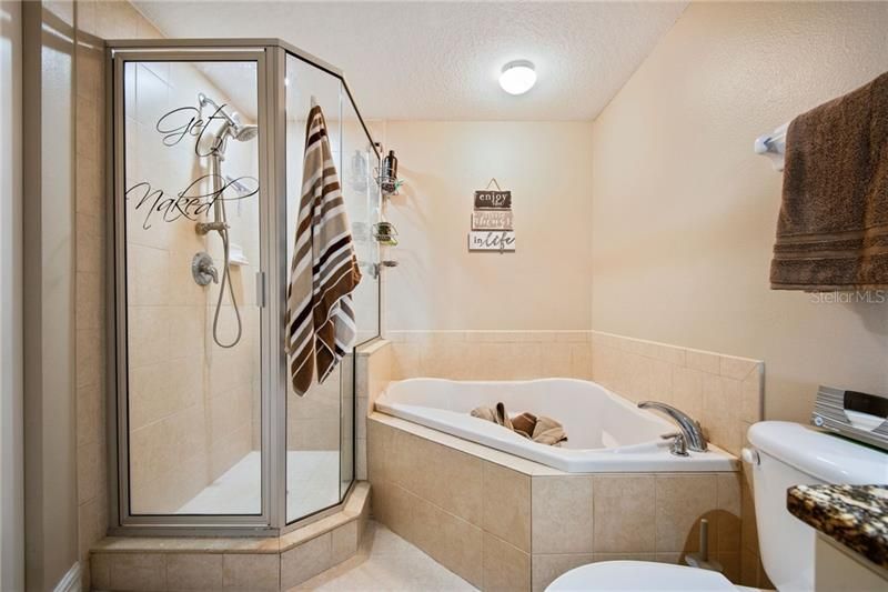 Недавно продано: $200,000 (3 спален, 2 ванн, 1525 Квадратных фут)