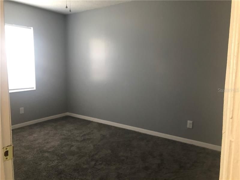Recently Rented: $1,050 (3 beds, 1 baths, 912 Square Feet)