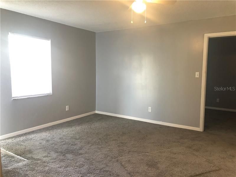 Recently Rented: $1,050 (3 beds, 1 baths, 912 Square Feet)