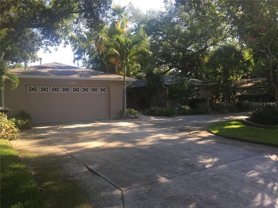 Recently Sold: $850,000 (4 beds, 3 baths, 2204 Square Feet)