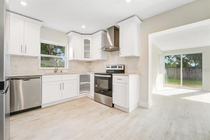 Recently Sold: $510,000 (3 beds, 3 baths, 2054 Square Feet)
