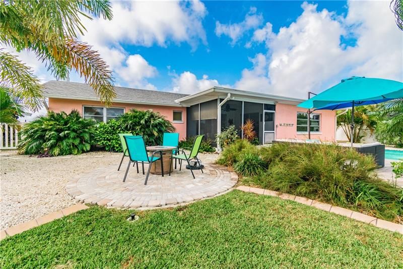 Recently Sold: $409,900 (2 beds, 2 baths, 1376 Square Feet)