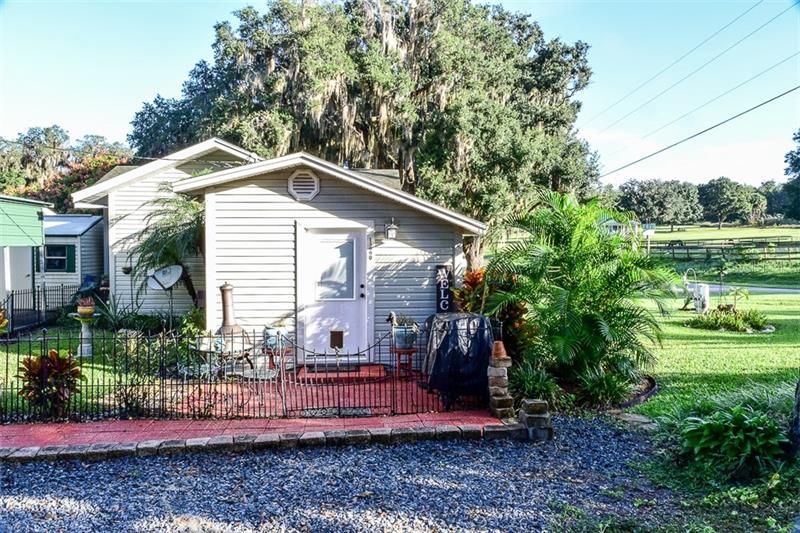 Recently Sold: $114,900 (1 beds, 1 baths, 1098 Square Feet)