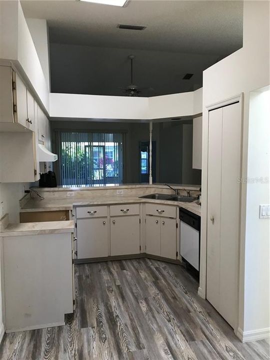 Recently Rented: $1,200 (2 beds, 2 baths, 1120 Square Feet)