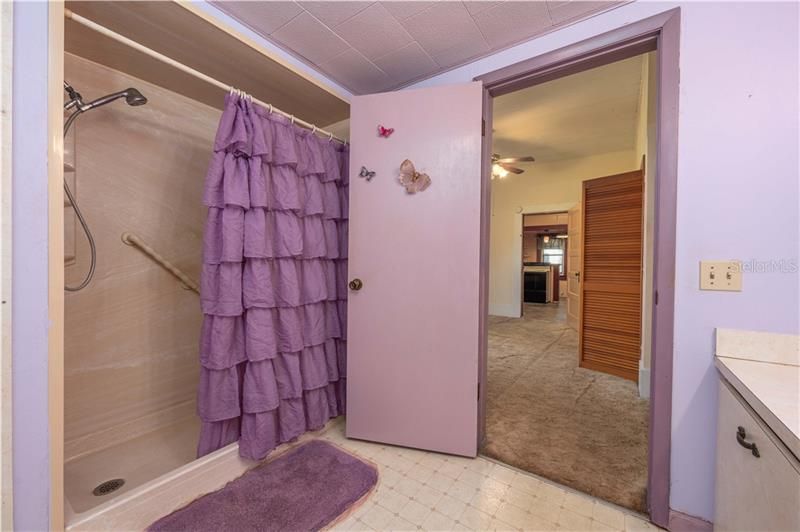 Недавно продано: $140,000 (3 спален, 2 ванн, 1624 Квадратных фут)