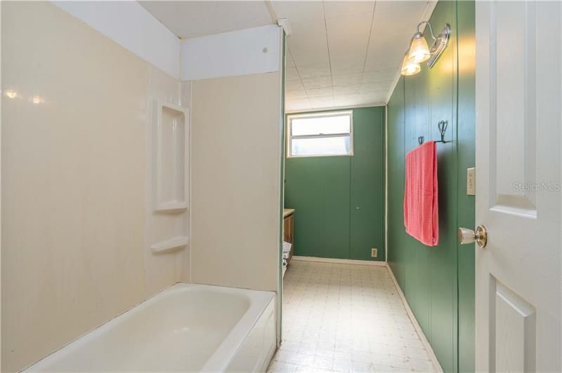 Недавно продано: $140,000 (3 спален, 2 ванн, 1624 Квадратных фут)
