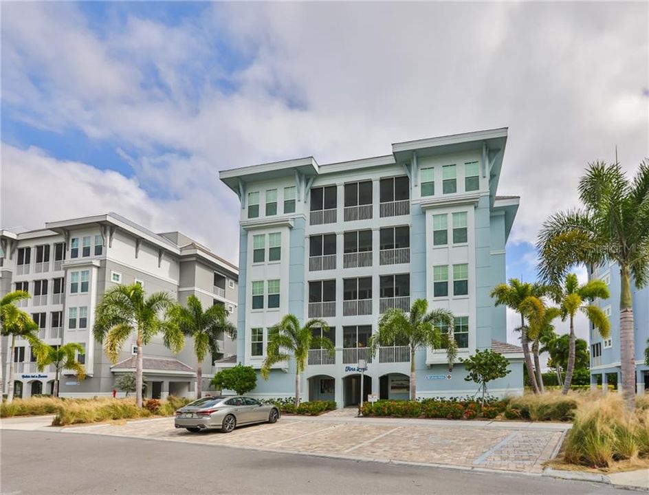 Recently Sold: $499,990 (2 beds, 2 baths, 1483 Square Feet)