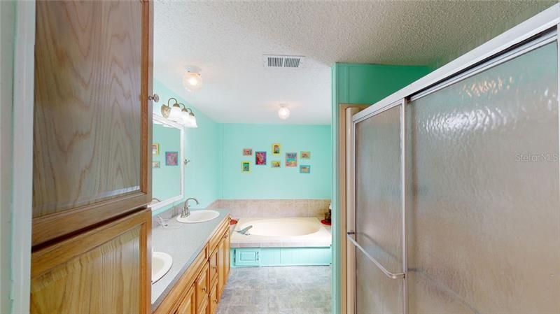 Недавно продано: $179,000 (3 спален, 2 ванн, 1352 Квадратных фут)