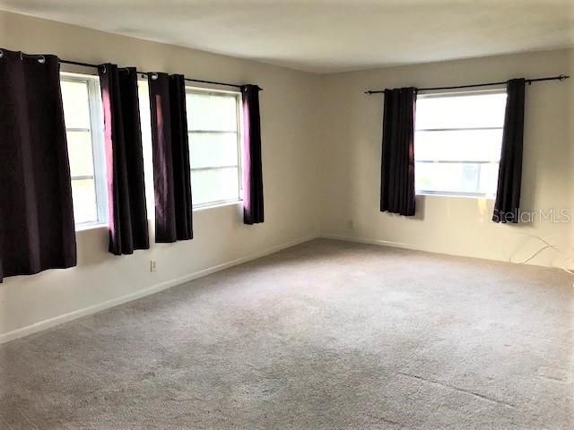 Recently Rented: $860 (2 beds, 1 baths, 990 Square Feet)