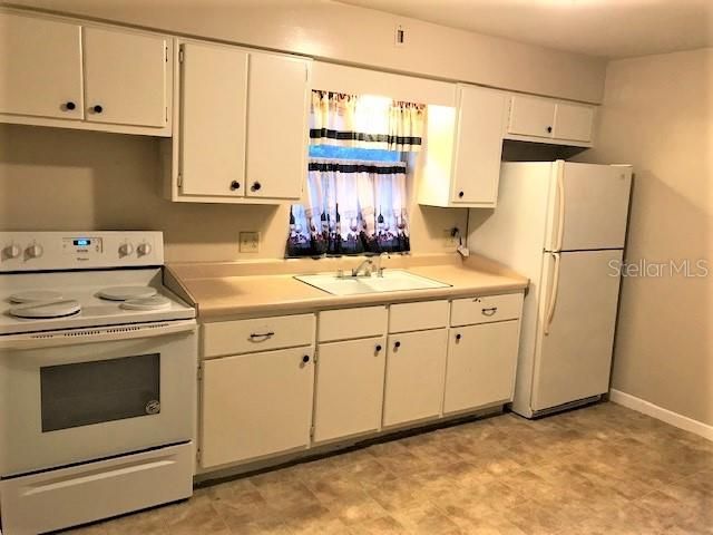 Recently Rented: $860 (2 beds, 1 baths, 990 Square Feet)