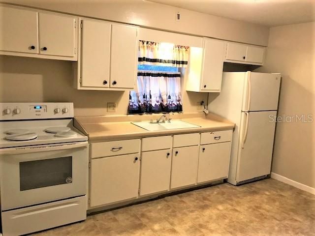 Recently Rented: $860 (2 beds, 1 baths, 990 Square Feet)