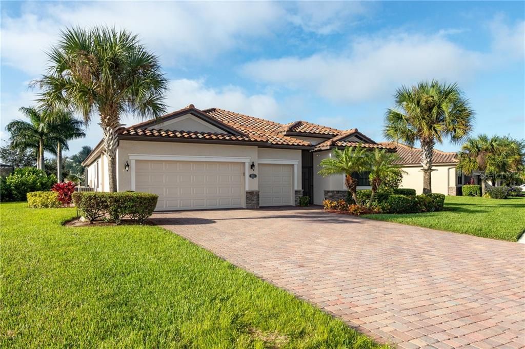 Recently Sold: $498,000 (4 beds, 3 baths, 2293 Square Feet)