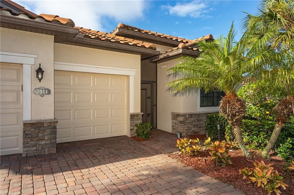 Recently Sold: $498,000 (4 beds, 3 baths, 2293 Square Feet)