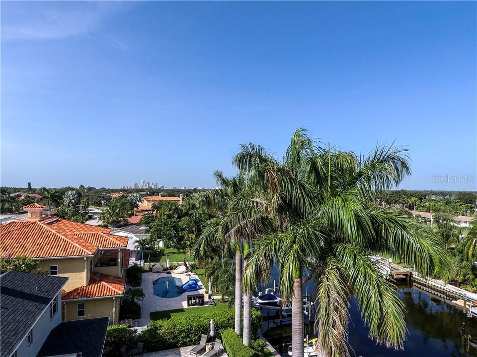 Recently Sold: $3,800,000 (5 beds, 5 baths, 4522 Square Feet)
