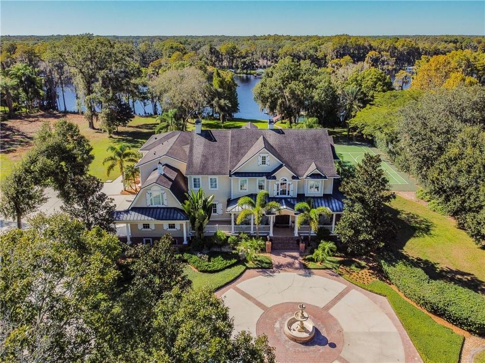 Stunning estate on Lake Keystone