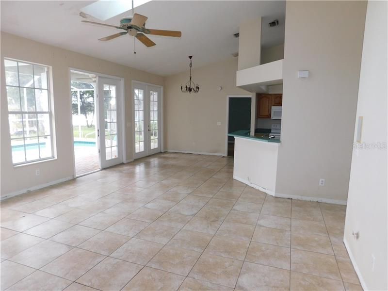 Recently Sold: $230,000 (3 beds, 2 baths, 1644 Square Feet)