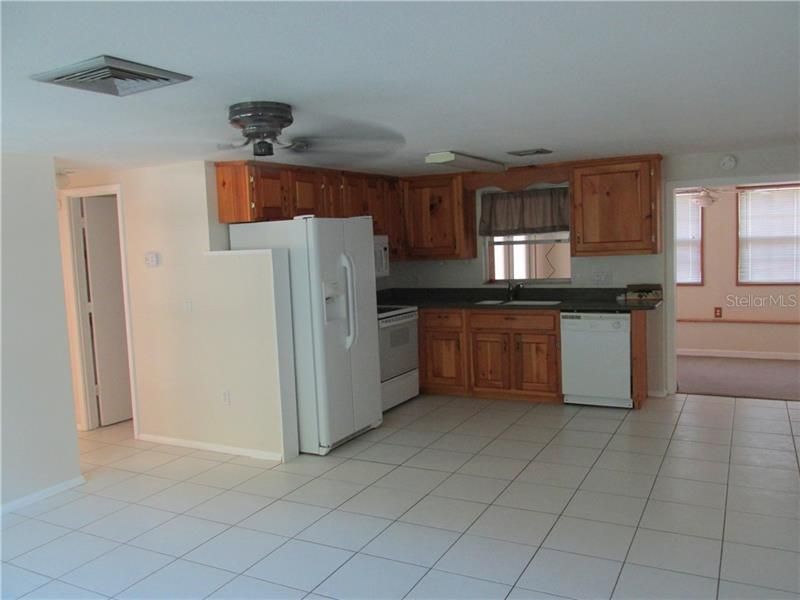 Recently Rented: $1,100 (3 beds, 1 baths, 1291 Square Feet)