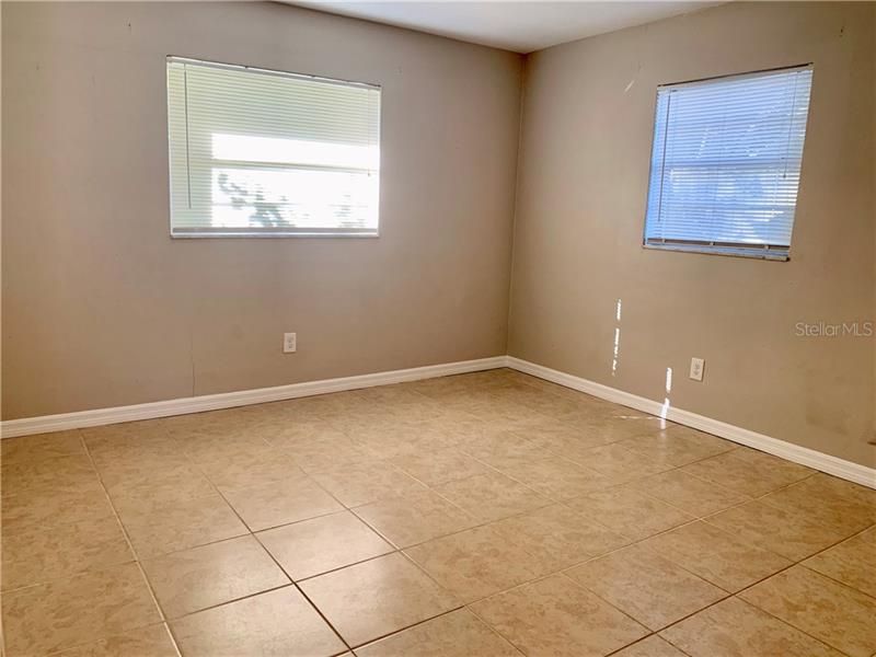 Recently Sold: $260,000 (2 beds, 2 baths, 912 Square Feet)