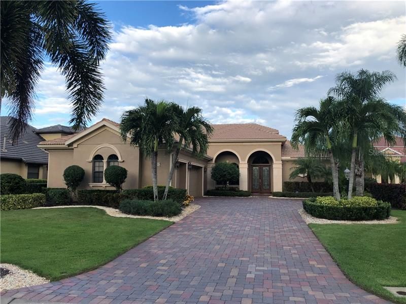 Recently Sold: $899,000 (4 beds, 3 baths, 3780 Square Feet)