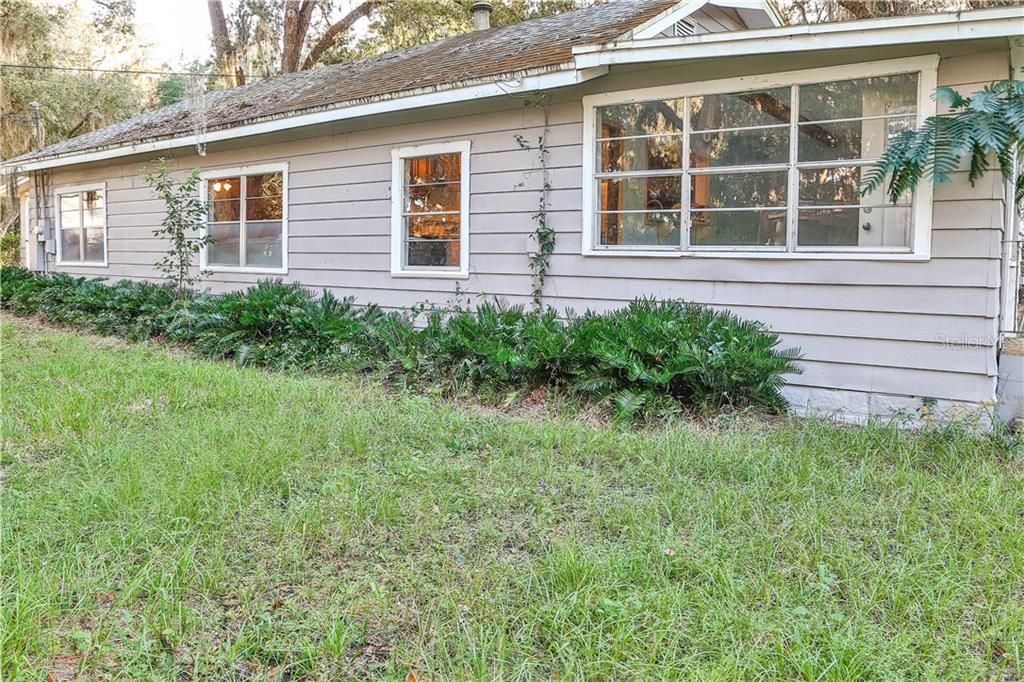 Recently Sold: $169,000 (3 beds, 2 baths, 1488 Square Feet)