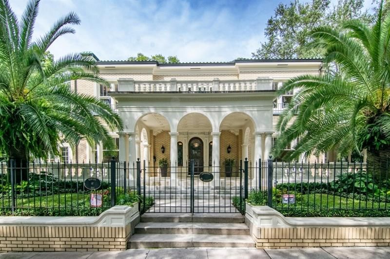 Recently Sold: $4,300,000 (4 beds, 4 baths, 6502 Square Feet)