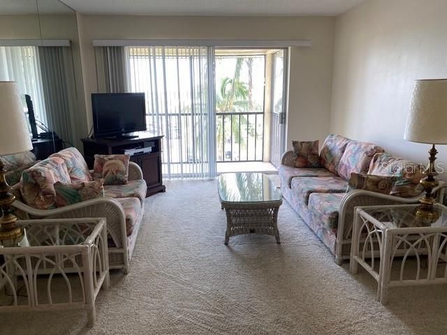 Recently Sold: $395,000 (2 beds, 1 baths, 753 Square Feet)
