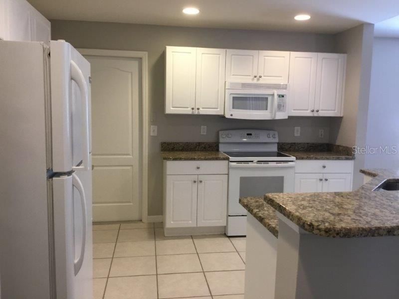 Recently Rented: $1,499 (3 beds, 2 baths, 1408 Square Feet)