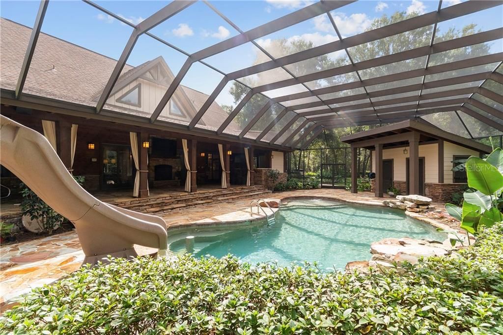 Recently Sold: $1,050,000 (3 beds, 3 baths, 4229 Square Feet)