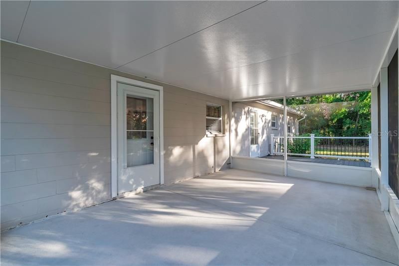 Recently Sold: $210,000 (3 beds, 2 baths, 1248 Square Feet)