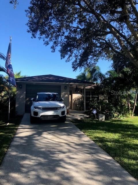 Recently Sold: $290,000 (3 beds, 2 baths, 1043 Square Feet)