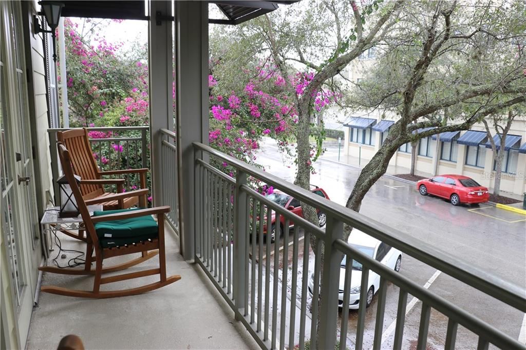 Recently Sold: $475,000 (2 beds, 2 baths, 1943 Square Feet)