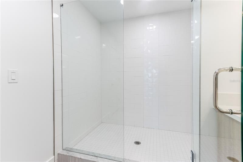 最近售出: $999,900 (3 贝兹, 2 浴室, 1627 平方英尺)