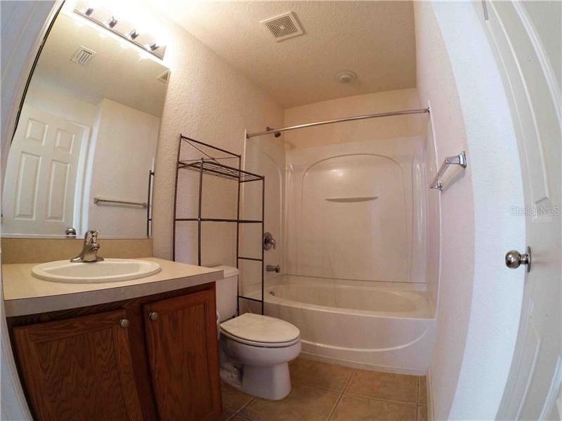 最近租的: $1,400 (2 贝兹, 2 浴室, 1864 平方英尺)